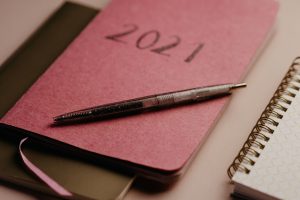 2021 planner and pen on a desk